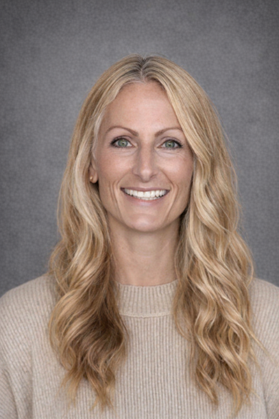 Annie Karr headshot
